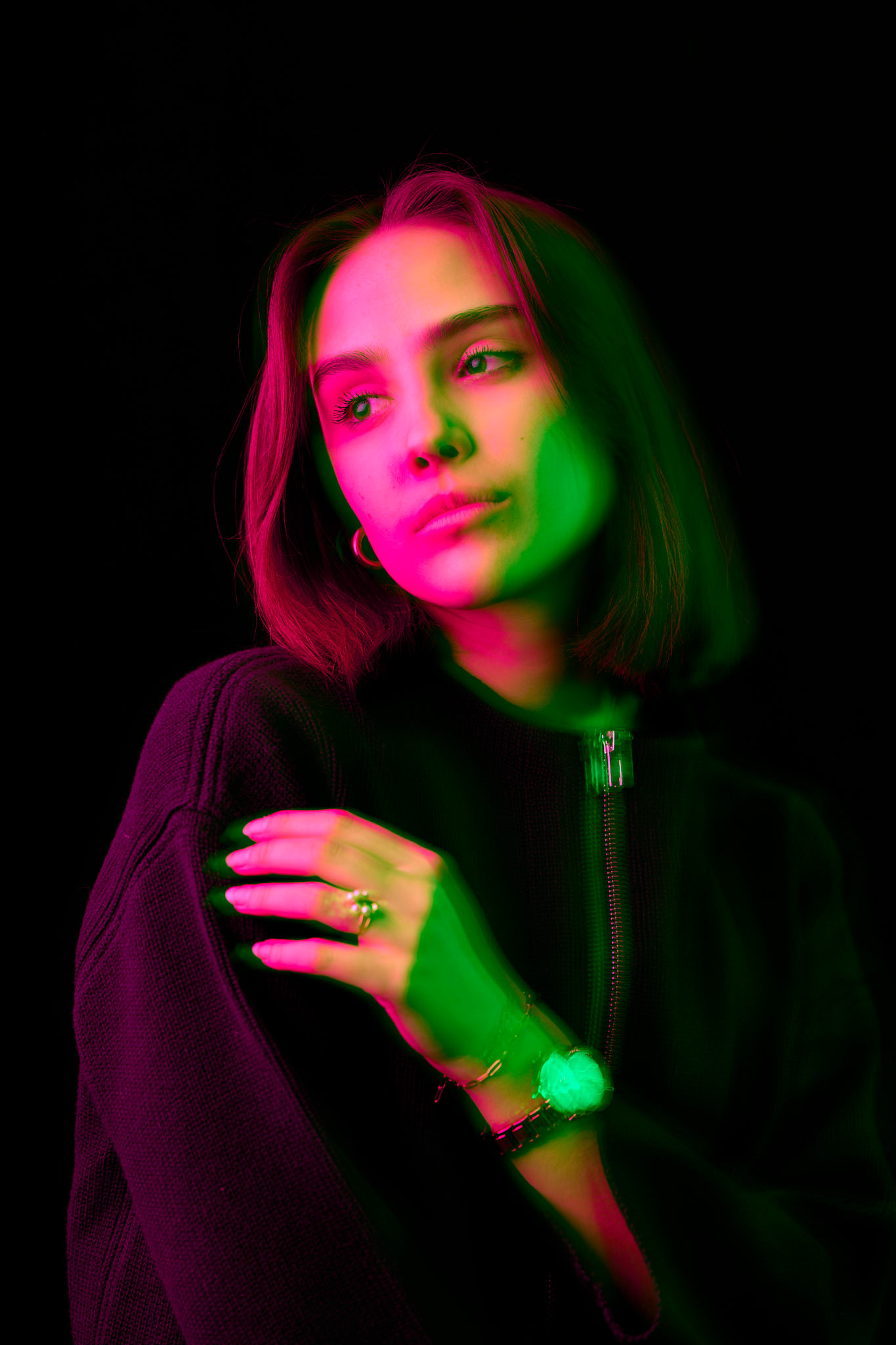 Künstlerisches Fashion-Porträt mit Bewegungsunschärfe und Farblicht-Echos Tirol